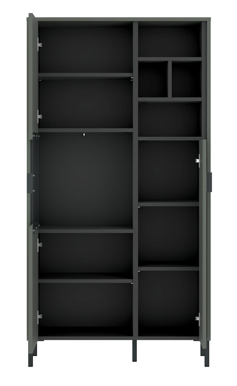 Geöffnete Highboardvitrine SHIRLEY mit mehreren Regalfächern, frontal betrachtet.