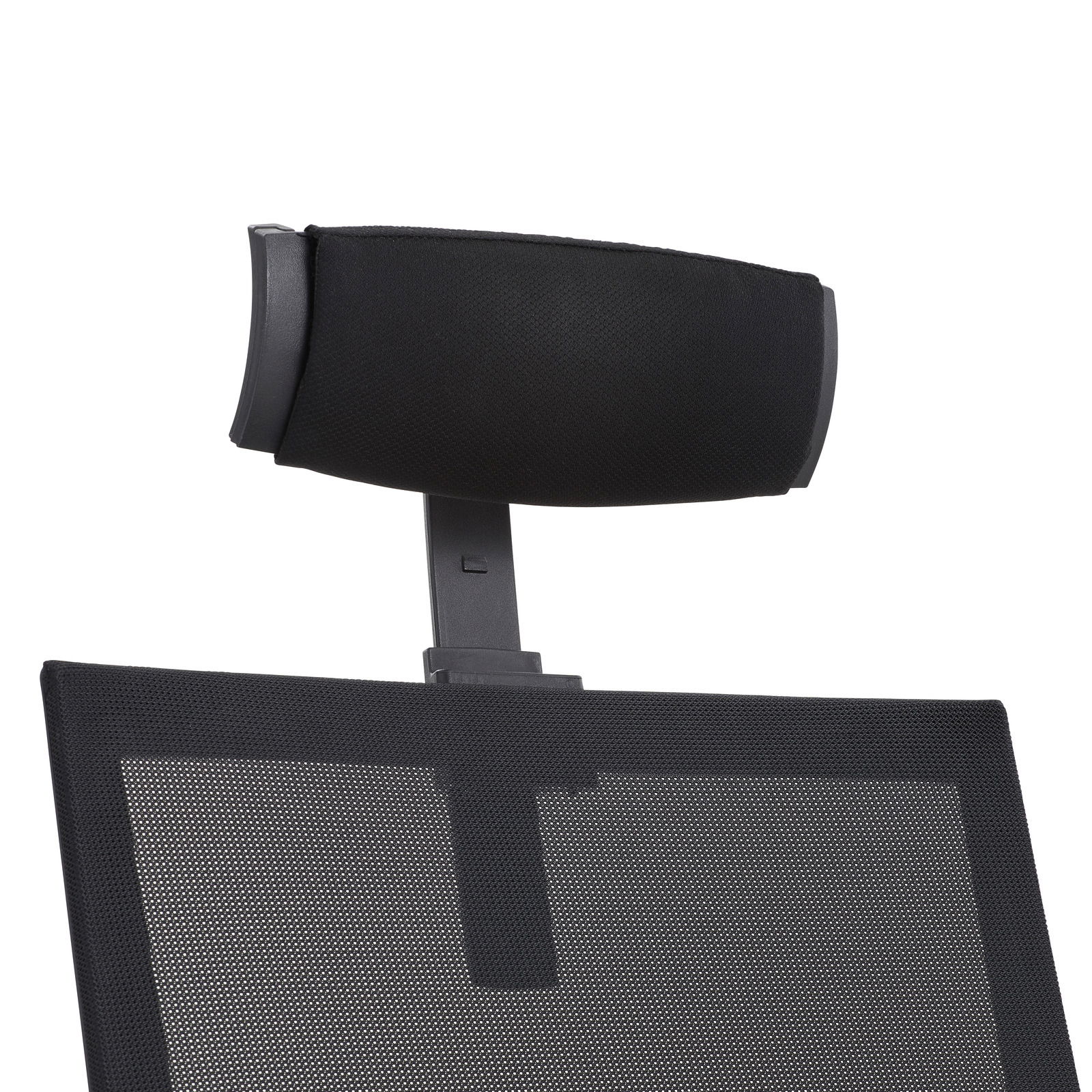 Nahaufnahme eines schwarzen Drehstuhls mit Netzrückenlehne und verstellbarer Kopfstütze, seitliche Perspektive