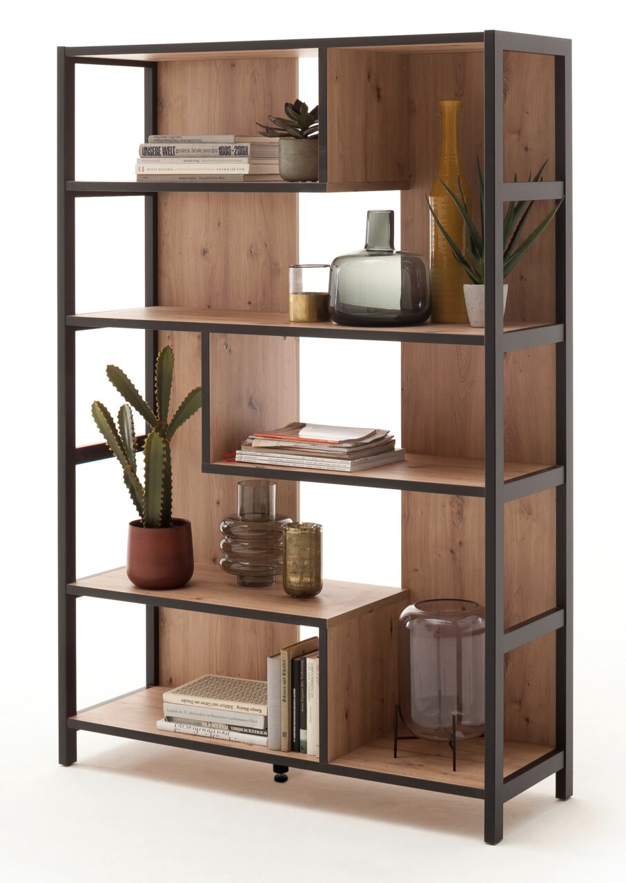 Modernes Regal aus Holz und Metall mit Dekorationen, seitliche Perspektive