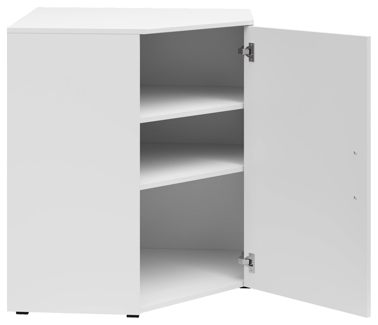 Weiße Eckkommode mit geöffneter Tür, zwei Einlegeböden und Blick von vorne.