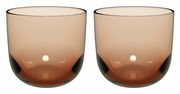 Zwei braune Wassergläser in einem Set, frontal fotografiert.