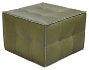 Grüner, quadratischer Hocker aus Leder mit gestepptem Muster, seitliche Perspektive