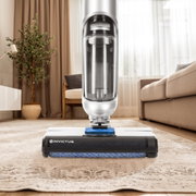 Vooraanzicht van de Invictus WD7-stofzuiger op een tapijt in een woonkamer.