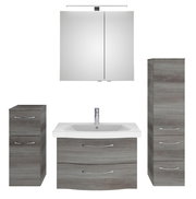 Badblock-Set in moderner Holzoptik, bestehend aus einem Spiegelschrank, einem Waschbeckenunterschrank und zwei zusätzlichen Schränken, frontal abgebildet.