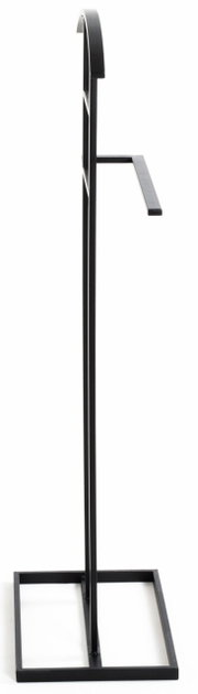 Seitliche Ansicht eines modernen, schwarzen Herrendieners mit minimalistischem Design.