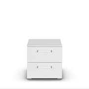 Weißer Nachttisch mit zwei Schubladen, frontale Ansicht