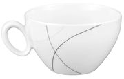 Weiße Milchkaffeetasse mit elegantem, geschwungenem Linienmuster, seitliche Perspektive