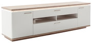Modernes Sideboard/Lowboard in Weiß mit Holzoptik-Abdeckplatte und Sockel, zwei Türen, zwei Schubladen und offenen Fächern mit Metallgriffen, freigestellt vor weißem Hintergrund, perspektivische Ansicht von vorne leicht schräg