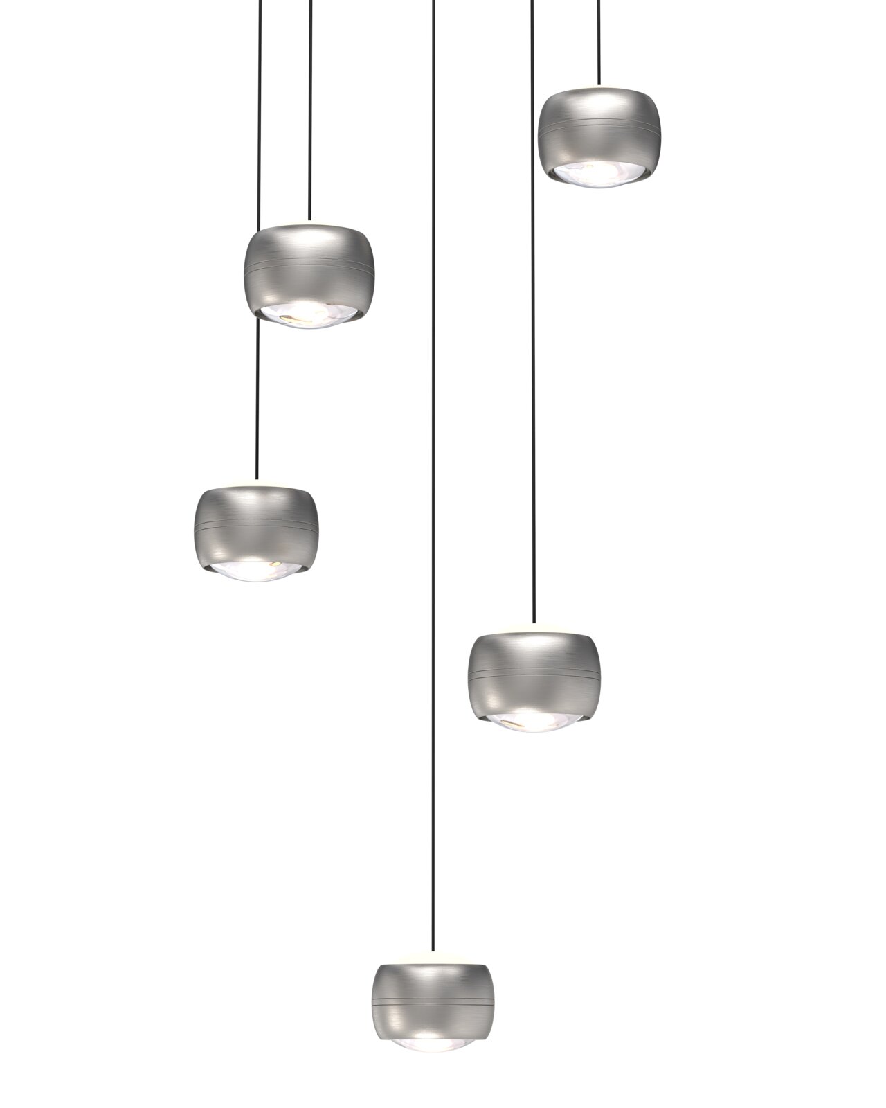 Moderne LED-hanglamp met vijf zilveren lampenkappen, gezien vanuit vogelperspectief.