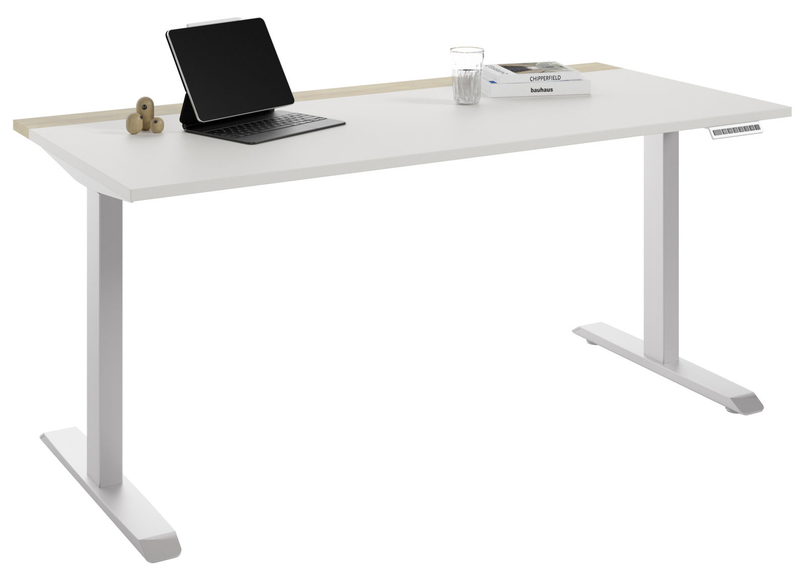 Moderner weißer E-Schreibtisch mit höhenverstellbaren Beinen, seitlicher Perspektive, ausgestattet mit einem Tablet, einem Glas und Büchern.