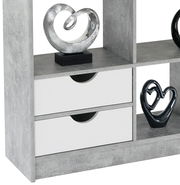 Grauer Raumteiler mit zwei weißen Schubladen und dekorativen Skulpturen, seitliche Perspektive