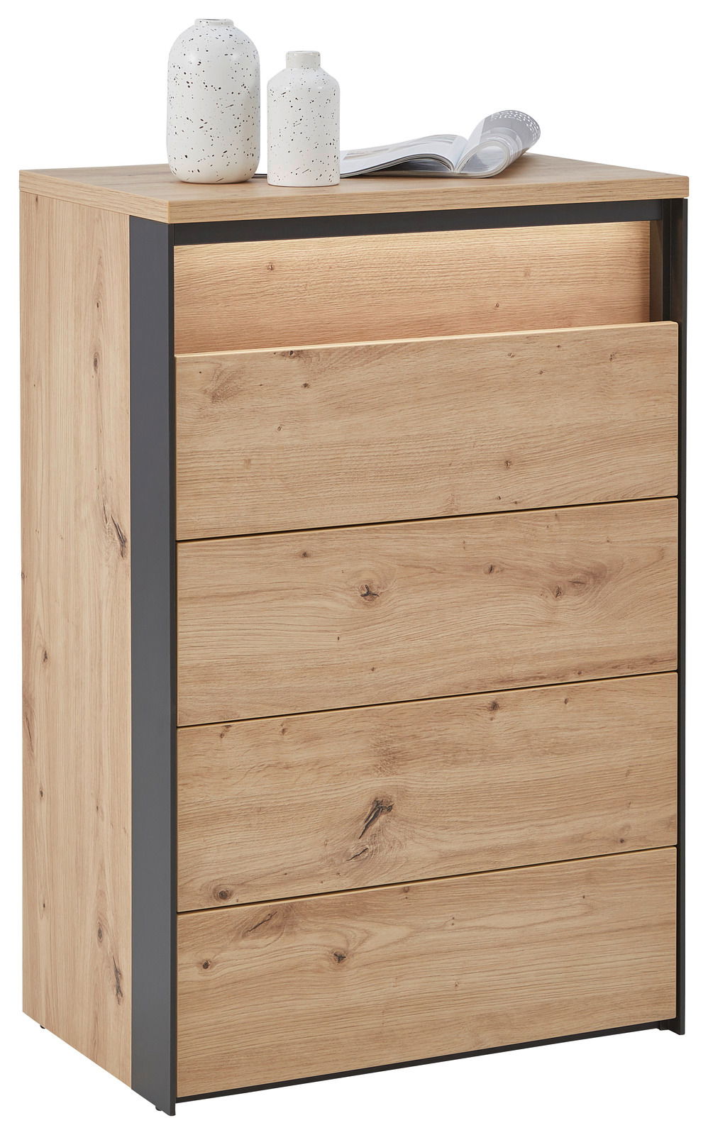 Voleo Hochkommode Hochkommode aus Holz mit vier Schubladen, dekoriert mit zwei weißen Vasen und einem offenen Buch, seitliche Perspektive