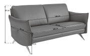 Grijze 2,5-zitsbank met moderne metalen poten, zijaanzicht, afmetingen: 198 cm breed, 95 cm diep, 87 cm hoog.