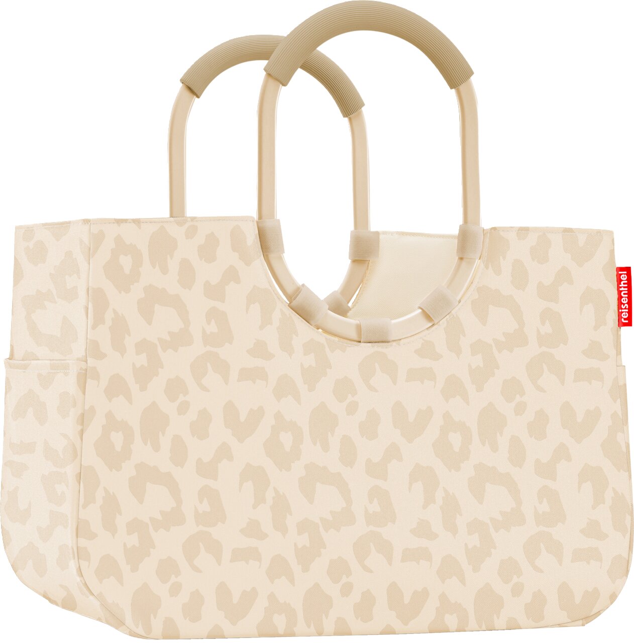 Beige Shopper-Tasche mit dezentem Leo-Muster und zwei stabilen, gebogenen Tragegriffen, frontal in leichter Schrägansicht vor weißem Hintergrund