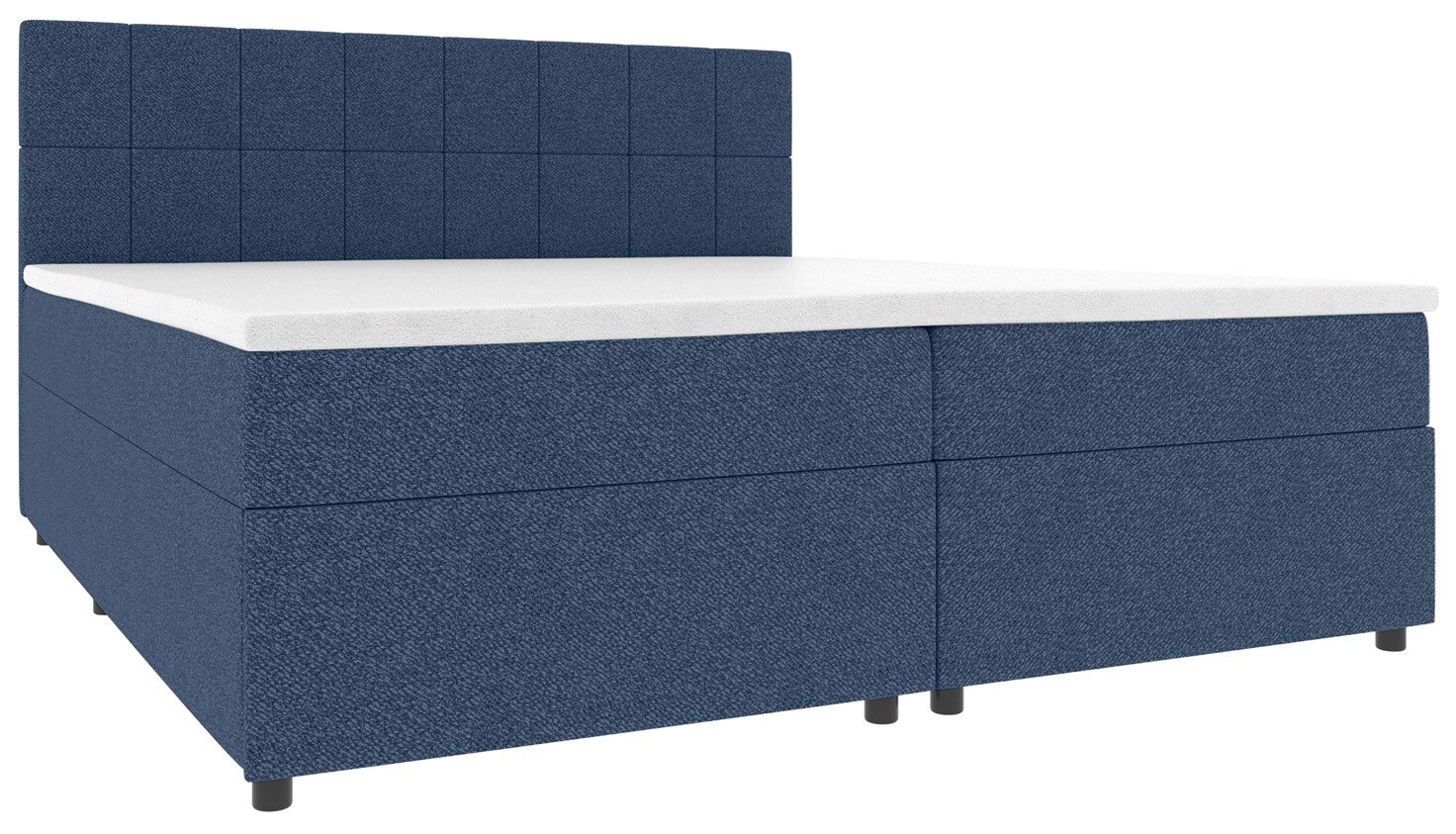 Blaues Boxspringbett mit gepolstertem, kariert abgestepptem Kopfteil und weißer Matratzenauflage, gezeigt in schräger Frontansicht von vorn links.