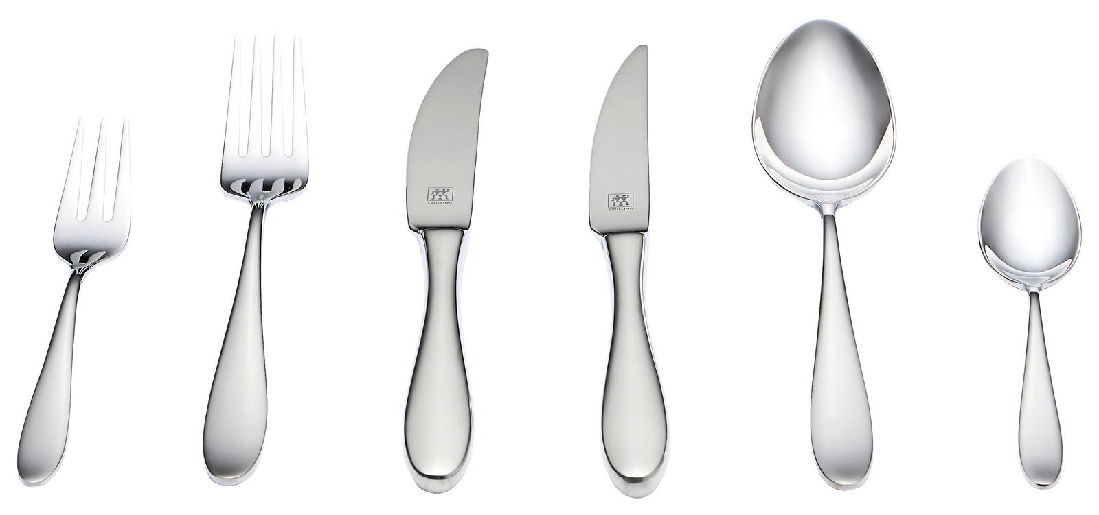 Besteckset bestehend aus Gabeln, Messern und Löffeln in einer frontalen Ansicht