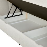 Boxbett mit geöffnetem Stauraum, seitliche Perspektive