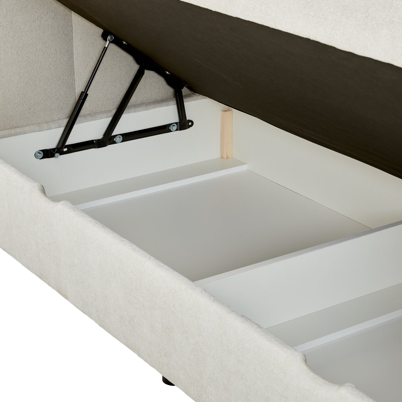 Boxbett mit geöffnetem Stauraum, seitliche Perspektive
