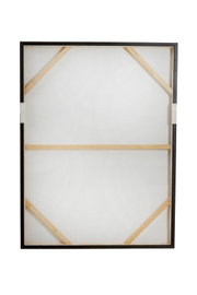 Rückansicht eines hochformatigen, schwarz gerahmten Leinwandbildes mit hellem Holzrahmen und diagonalen sowie horizontalen Verstärkungsstreben.