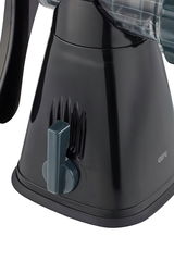 Nahaufnahme eines schwarzen Fleischwolfs METO mit seitlichem Hebel und Sicht auf die Verriegelungsmechanik.