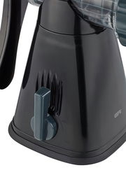 Nahaufnahme eines schwarzen Fleischwolfs METO mit seitlichem Hebel und Sicht auf die Verriegelungsmechanik.