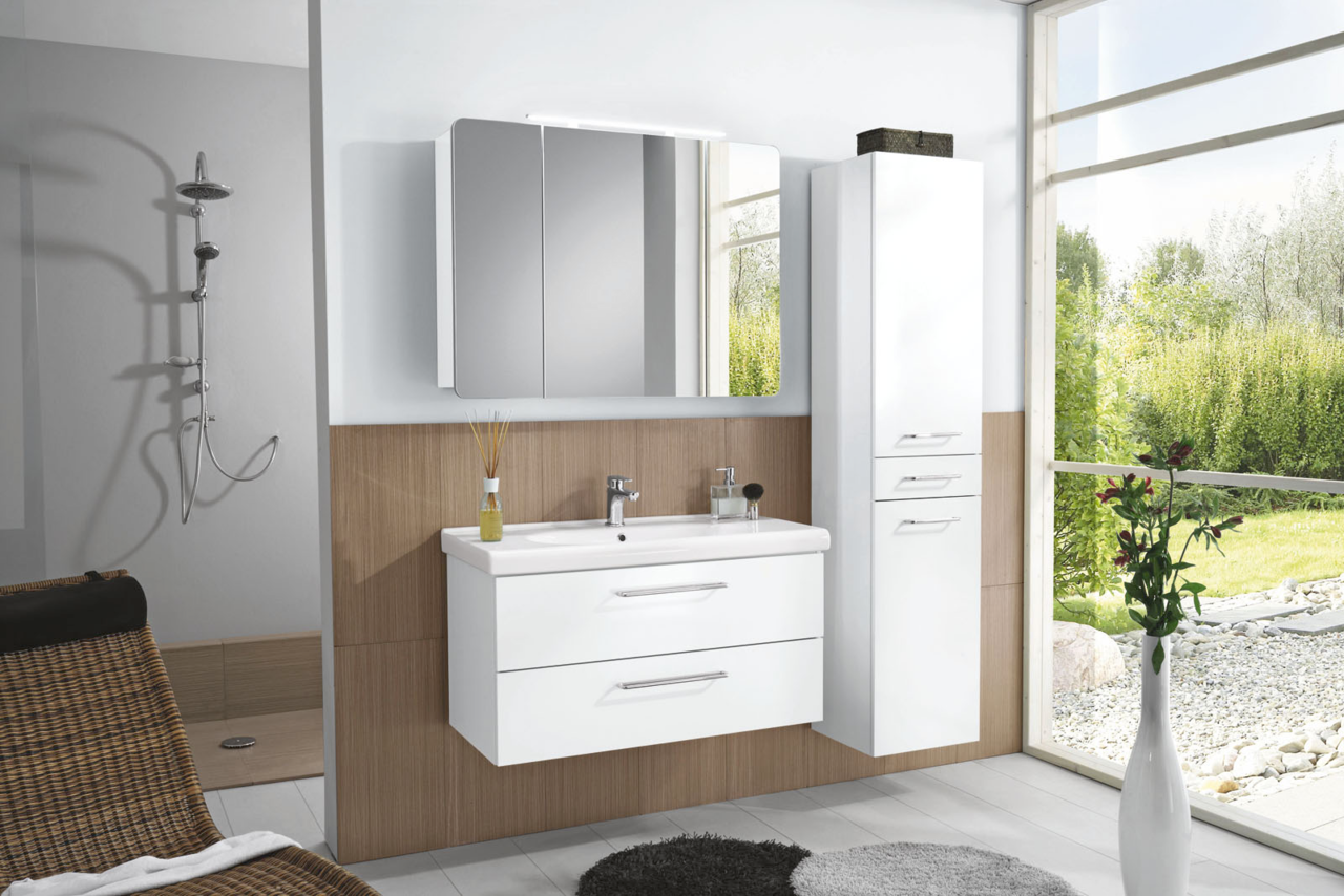 Novel Metalluntergestell 90 MALIN Metalluntergestell in rechteckiger Form, seitliche Perspektive, silberne Farbe, geeignet für Möbelkonstruktionen.