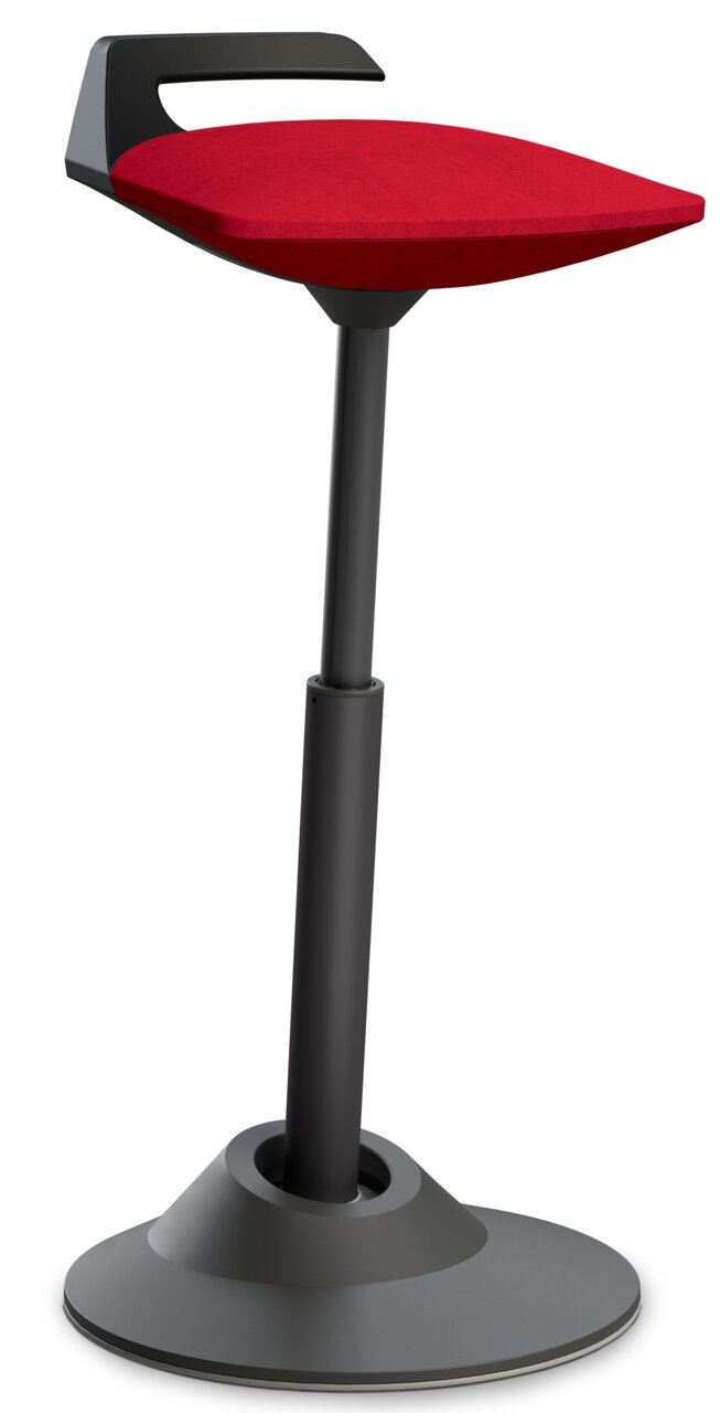 Aeris Sitz-/Stehhilfe MUVMAN Moderne Sitz-Stehhilfe mit rotem Sitzpolster und schwarzem Gestell, seitliche Perspektive