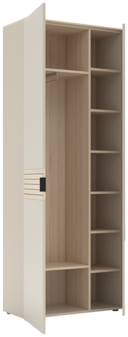 Garderobenschrank in hellem Holzdesign mit offener Tür, zeigt Innenfächer und Kleiderstange, Perspektive von schräg vorne.