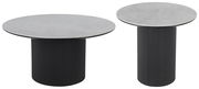Zwei runde Tische mit grauer Marmorplatte und schwarzem, geripptem Zylinderfuß, seitliche Perspektive.