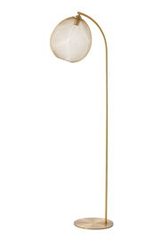 Elegante Stehleuchte aus goldfarbenem Metall mit gebogenem Ständer und rundem, netzartigem Lampenschirm, seitliche Perspektive.
