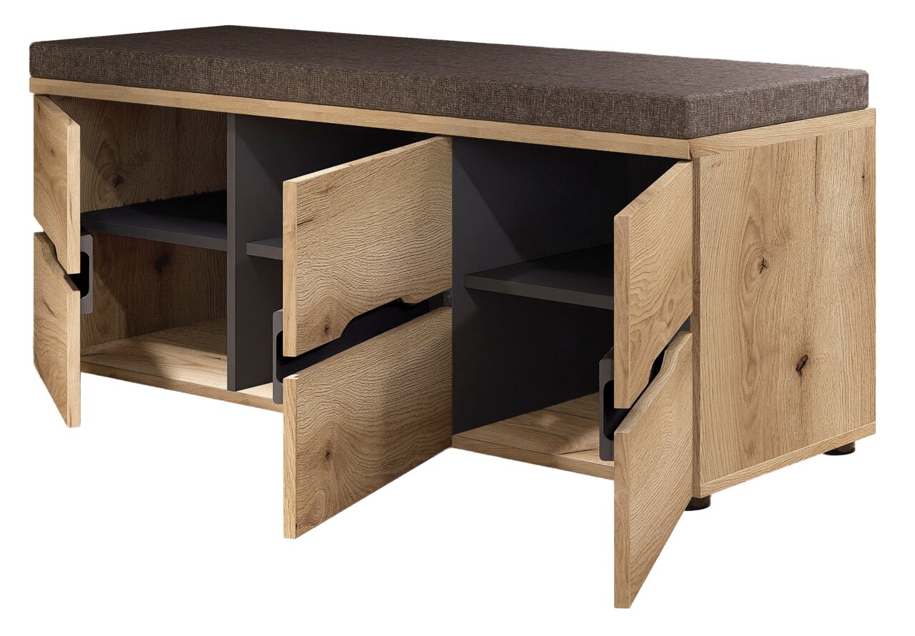 XL-Garderobenbank aus Holz mit gepolsterter Sitzfläche, offene Türen zeigen Stauraum, Perspektive von vorne links
