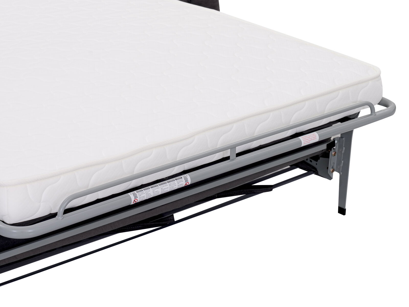 Nahaufnahme eines ausgeklappten Funktionssofas mit weißer Matratze und Metallrahmen.
