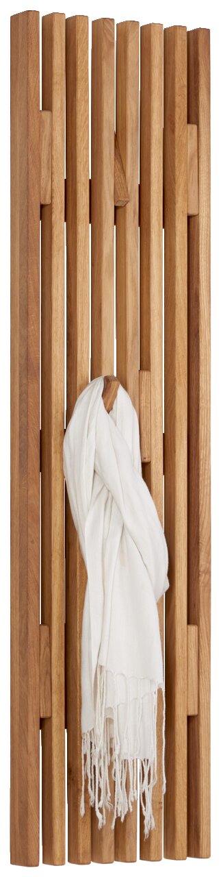 Linea Natura Garderobenpaneel breit STUDIO LINE Holz-Garderobenpaneel mit vertikalen Leisten und einem weißen Schal, Frontalansicht