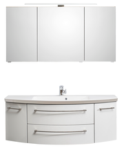 Moderne Badkombination bestehend aus einem dreiteiligen Spiegelschrank und einem Waschtisch mit zwei Schubladen und einem Schrank, Frontansicht.