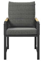 Moderner Gartenstuhl mit grauem Polster und Armlehnen aus Holz, Frontalansicht.