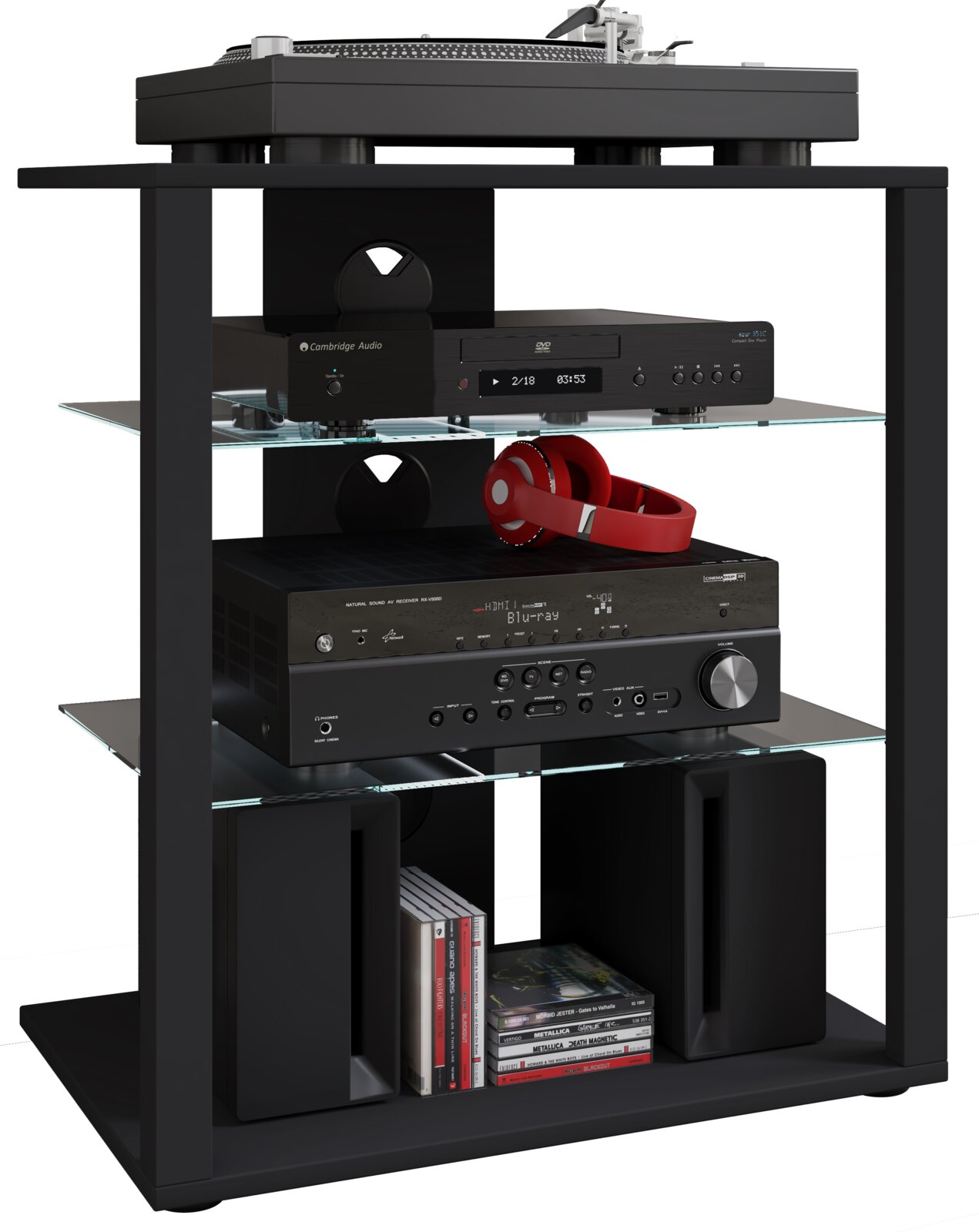 Schwarzes HiFi-Rack mit mehreren Glasböden, bestückt mit Plattenspieler oben, CD/DVD-Player, AV-Receiver, roten Kopfhörern, Lautsprechern und CDs; perspektivische Frontansicht leicht von links vor weißem Hintergrund.