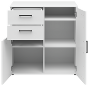 Weiße Kommode mit zwei offenen Schubladen und zwei offenen Türen, Frontansicht