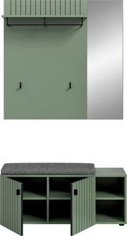 Grüne Garderobenwand mit Spiegel, Ablage und Haken sowie passender Sitzbank mit grauem Polster und geöffneten Schranktüren, frontale Ansicht