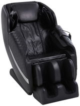 Schwarzer Massagesessel aus Leder, Vorderansicht, mit ergonomischem Design und gepolsterten Armlehnen.