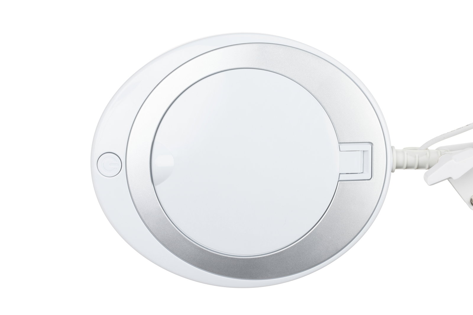 Draufsicht auf eine runde, weiße Schreibtischleuchte mit silbernem Rand und einem seitlichen Kabelanschluss.