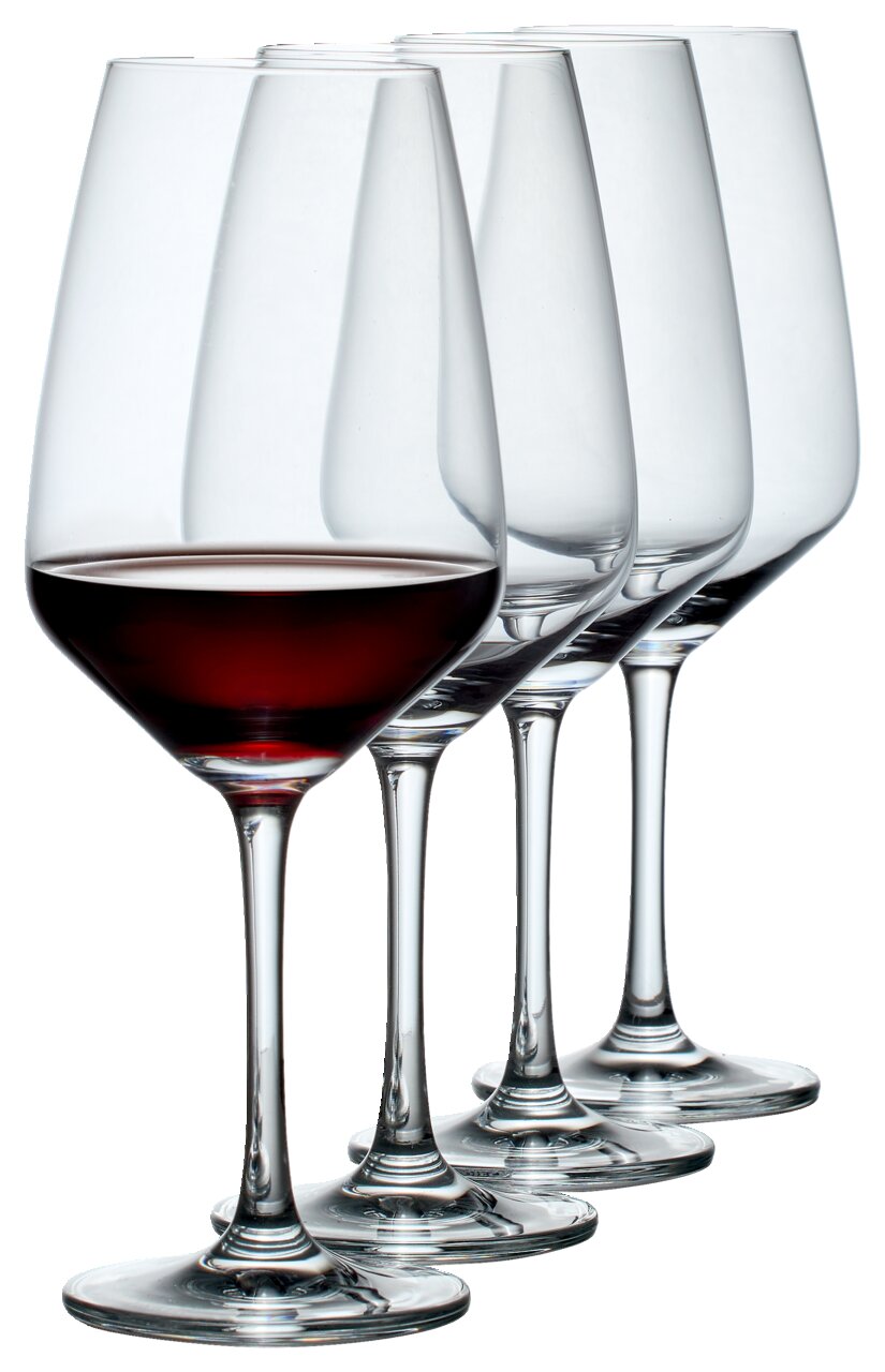 Fünf elegante Weingläser in einer Reihe, eines davon mit Rotwein gefüllt, seitliche Perspektive.