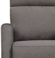 Nahaufnahme eines grauen Sofas mit Armlehne, Vorderansicht