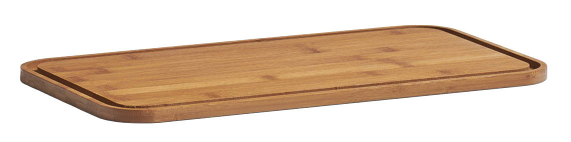 Rechteckiges Holzbrett aus Bambus, schräg von der Seite fotografiert.