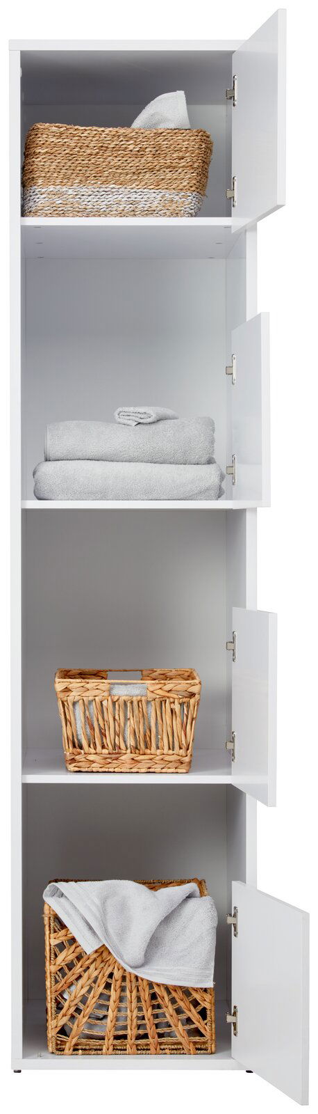 Weißer Wäscheschrank mit vier offenen Fächern, gefüllt mit Körben und Handtüchern, frontal betrachtet.