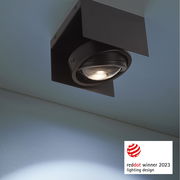 LED-Deckenleuchte CARDANO in moderner schwarzer Ausführung, von unten betrachtet, Gewinner des Red Dot Design Awards 2023.