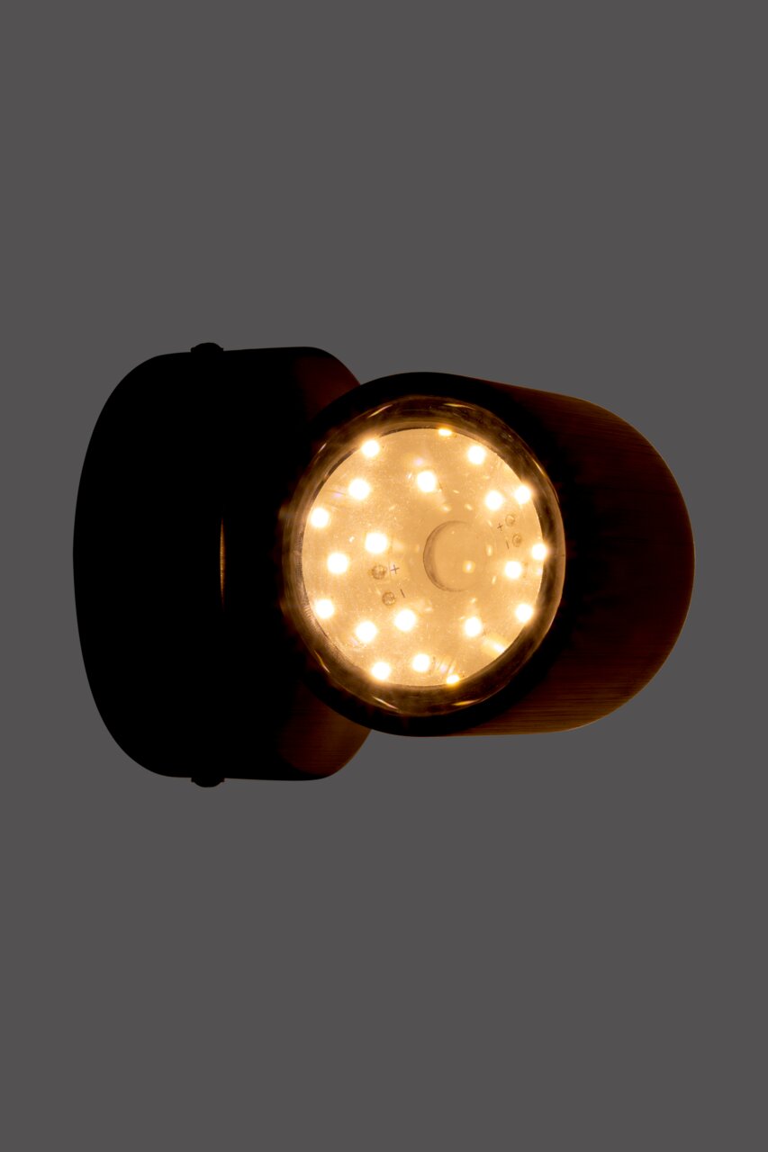 LED-Wandleuchte mit warmem Licht, seitliche Perspektive