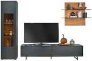 Moderne Wandkombination Valnatura LIVINO mit TV-Schrank, hohem Schrank mit Glastür und Wandregal aus Holz, frontal betrachtet.