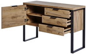 Houten dressoir met drie open lades en een open deur, zijaanzicht