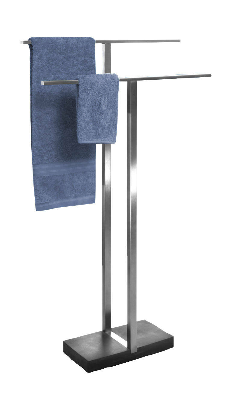 Moderner Handtuchständer aus Metall mit zwei blauen Handtüchern, seitliche Perspektive