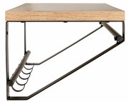 Seitenansicht einer modernen Wandgarderobe mit Holzablage und schwarzem Metallgestell, inklusive Hakenleiste.